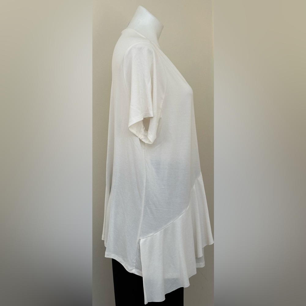 TIME & TRU Cream Sheer Rayon Asymmetrical Front Ruffle Blouse Sz XXL 22 - Picture 2 of 11